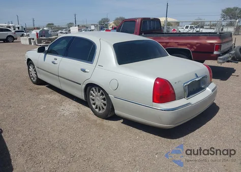 2007 Lincoln Town Car Signature из США, поврежденный, VIN 1LNHM81V47Y627792